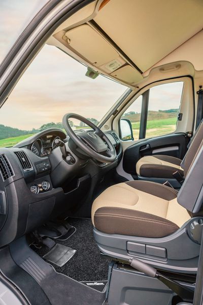 Fahrerkabinenteppich Tapis Deluxe für Mercedes Sprinter ab 2014